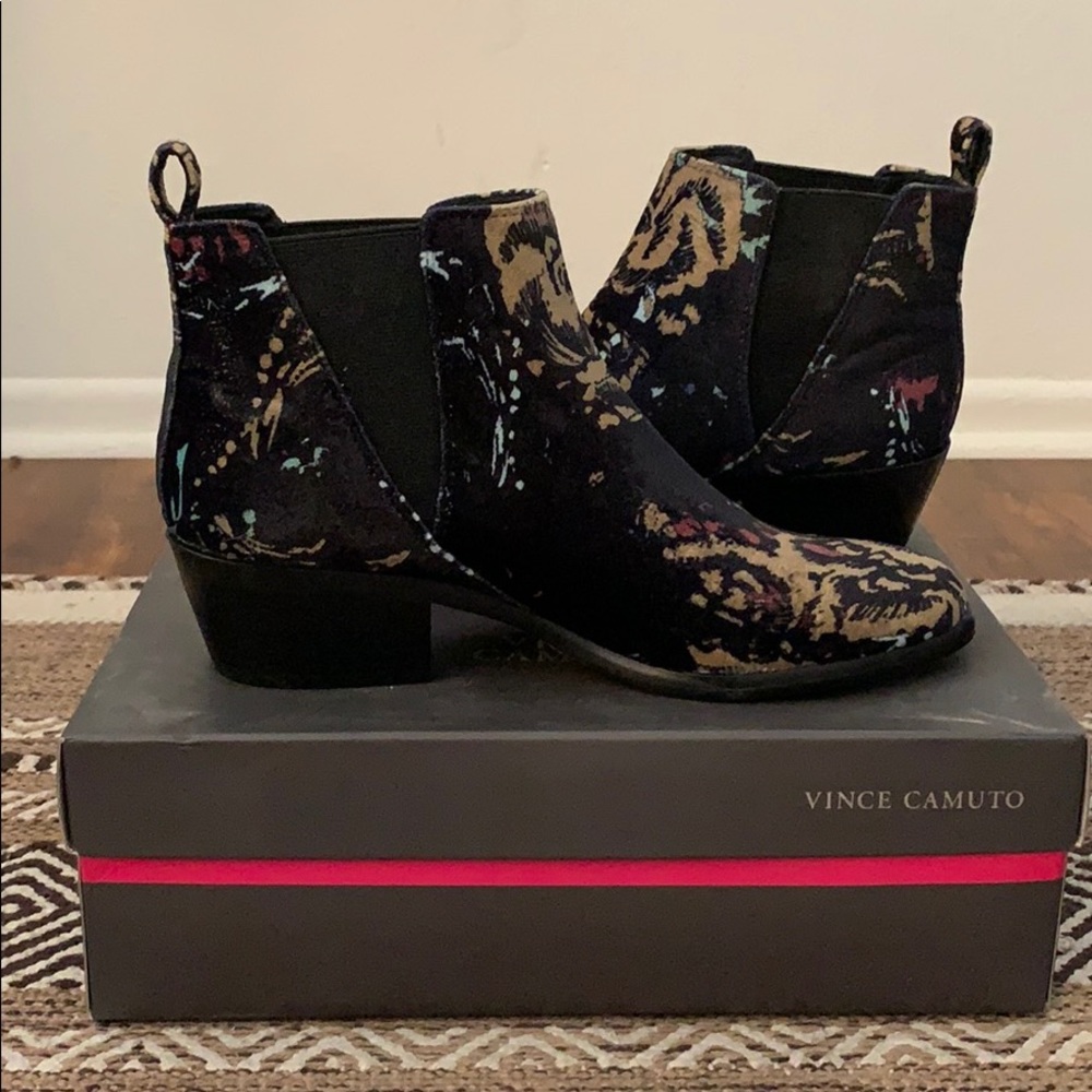 Vince Camuto booties - floral printed 9.5